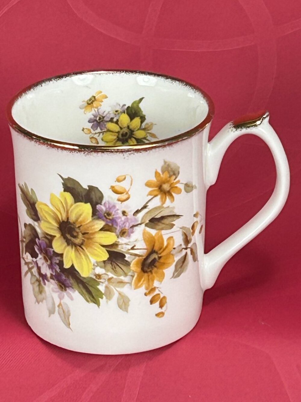 Elizabethan Staffordshire UK bone china coffee mug